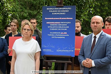 Poland’s Minister of Environment Anna Moskwa and Minister of EU Affairs Szymon Szynkowski vel Sęk at the press conference held on 26 July.