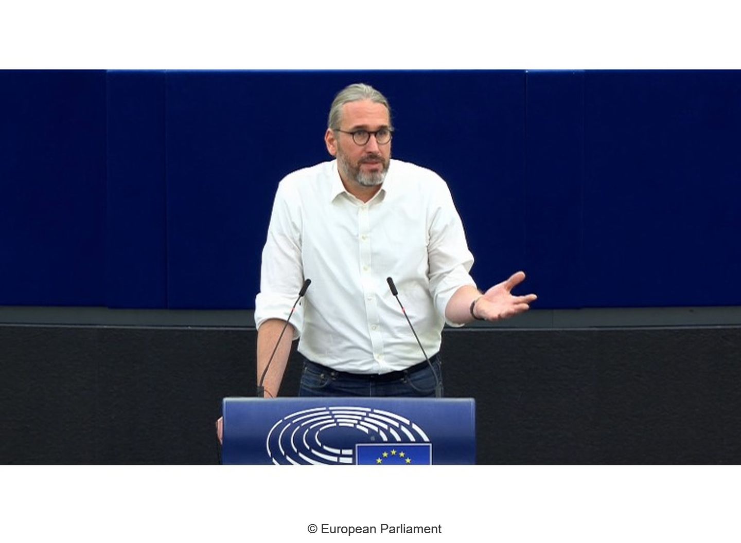Rapporteur Martin Hojsík addressing the plenary session of the EU Parliament.