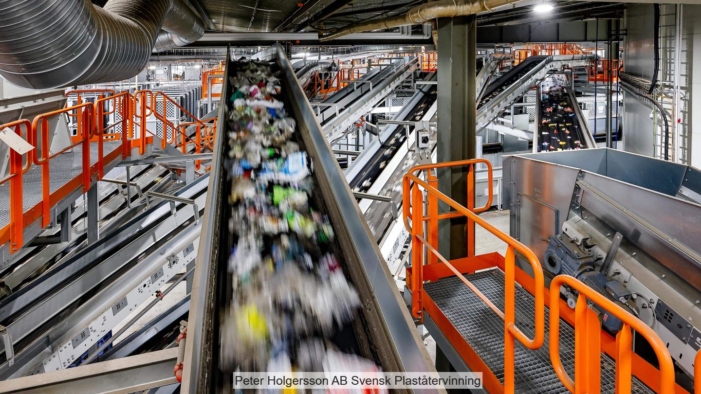 plastic waste is transported through the Site Zero packaging waste sorting plant on conveyor belts in Sweden